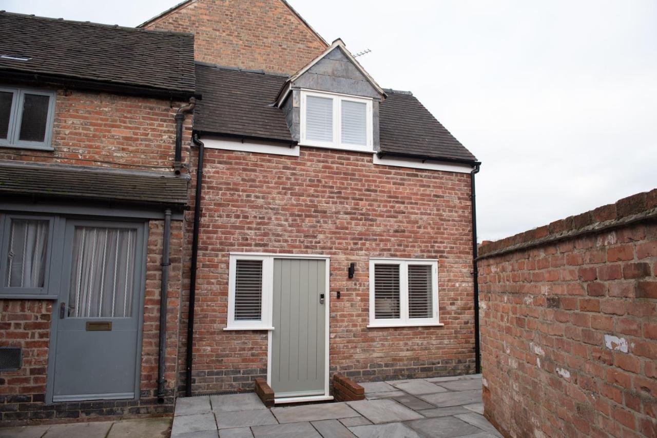 Modern Finish To A Historic Brewers House, Derby Vila Exterior foto