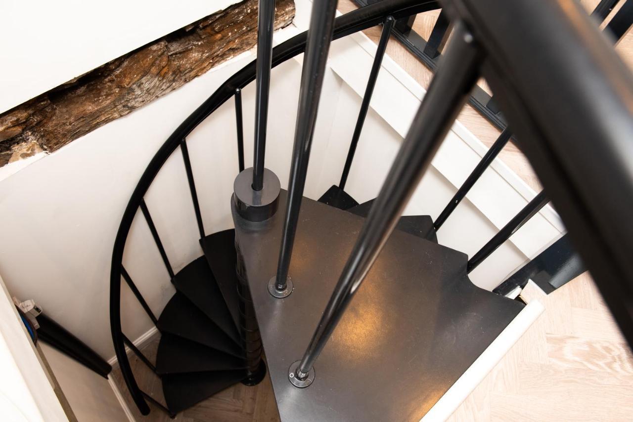 Modern Finish To A Historic Brewers House, Derby Vila Exterior foto